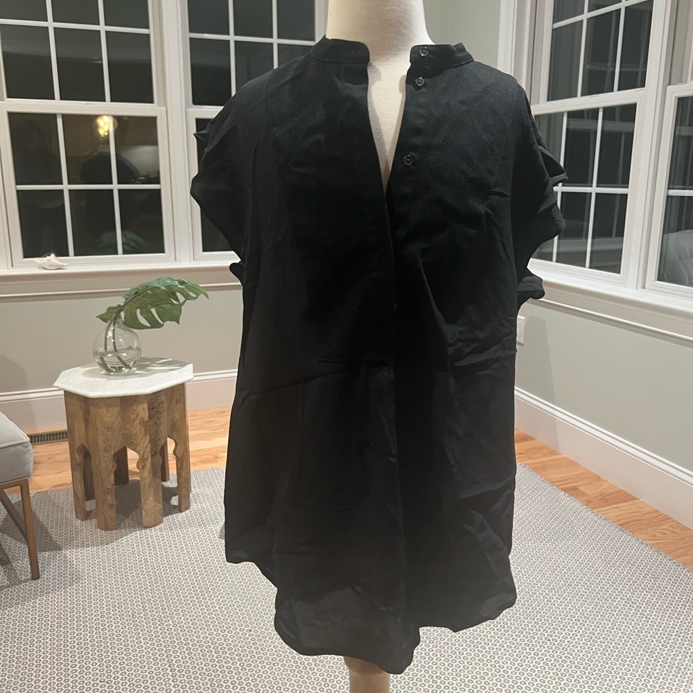 Madewell Black Top with button & detail